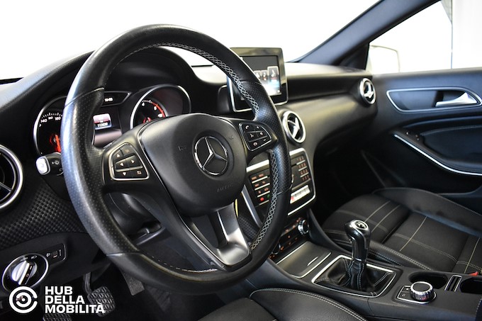 MERCEDES-BENZ A 180 d Sport